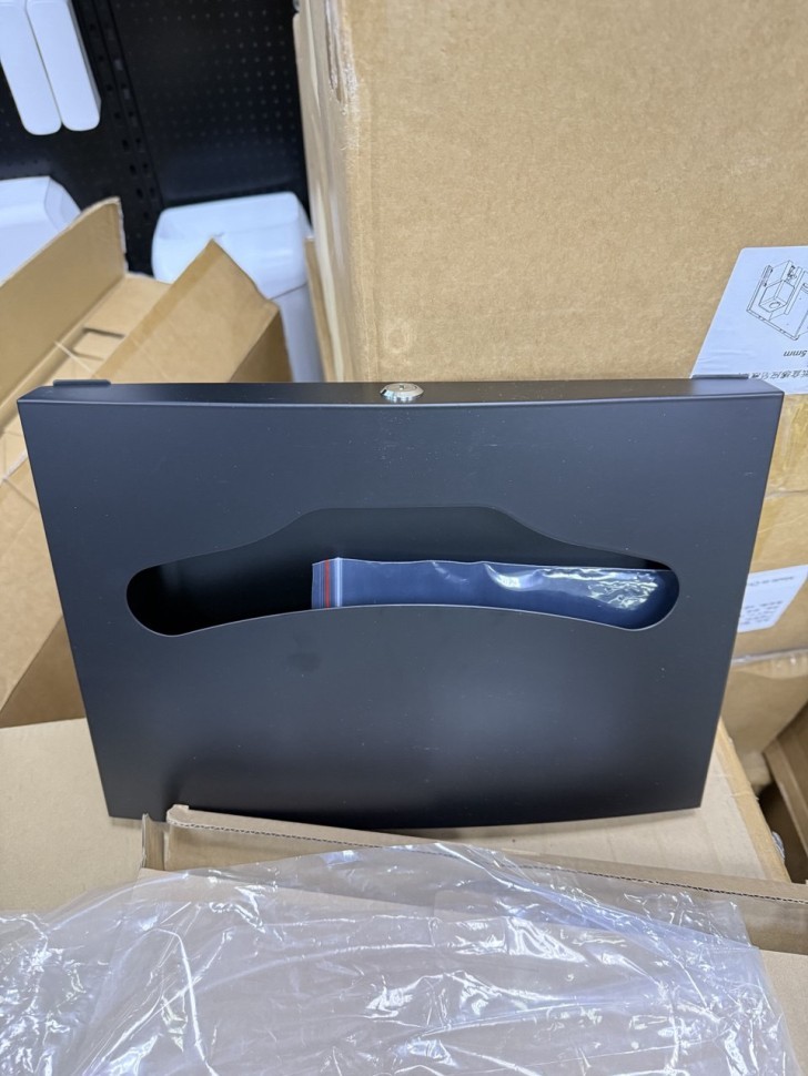 Диспенсер покрытий для унитаза 1/2 сложения с замком WisePro металл Черный / 77-43