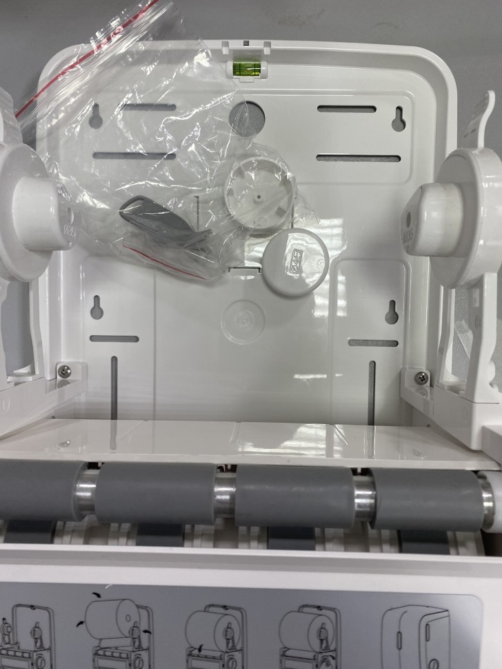 Диспенсер рулонных бумажных полотенец WisePro K660M-W со втулкой полуавтоматический универсальный Белый / 71800