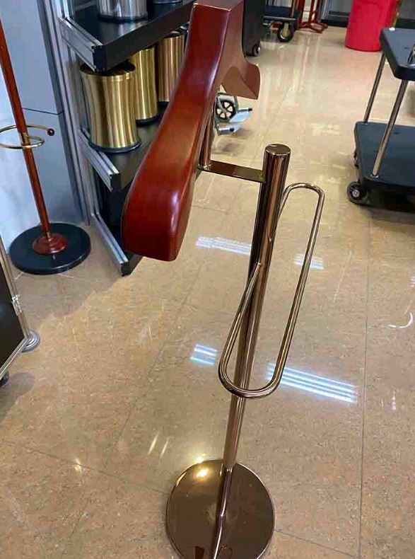 Вешалка для одежды костюмная напольная премиум деревянная WisePro / 83-3