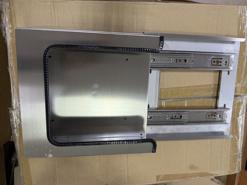 Встраиваемый выдвижной диспенсер листовых полотенец Z сложения за зеркалом WisePro Нерж сталь Матовая сталь / 78-2