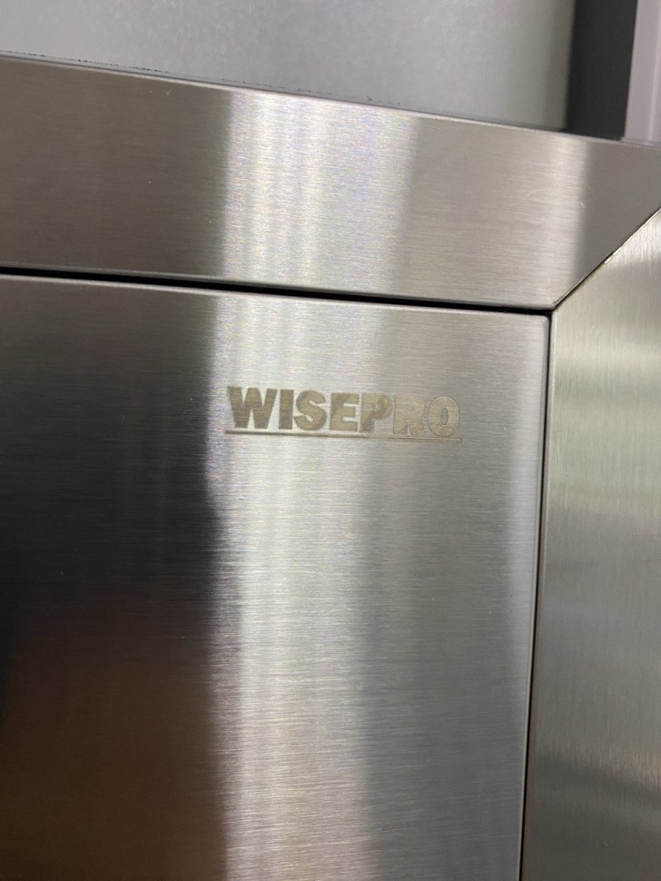 Встраиваемый диспенсер покрытий на унитаз 1/2 покрытия WisePro Нерж сталь / 79-22