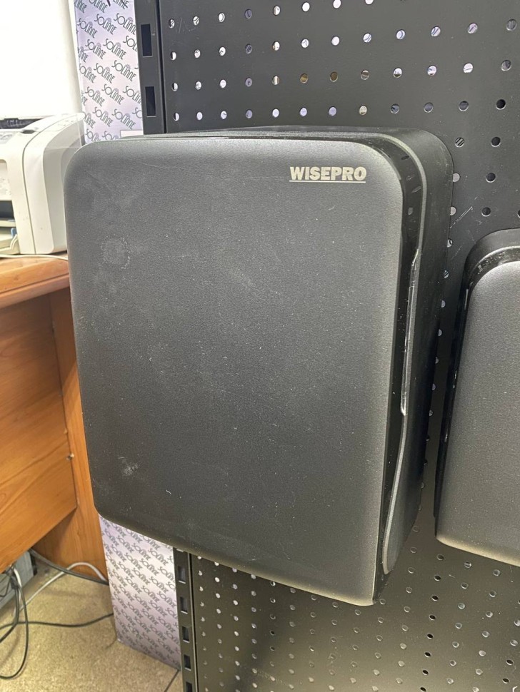 Диспенсер бумажных полотенец WisePro M630-B на 2 пачки V-сл черный / 72410
