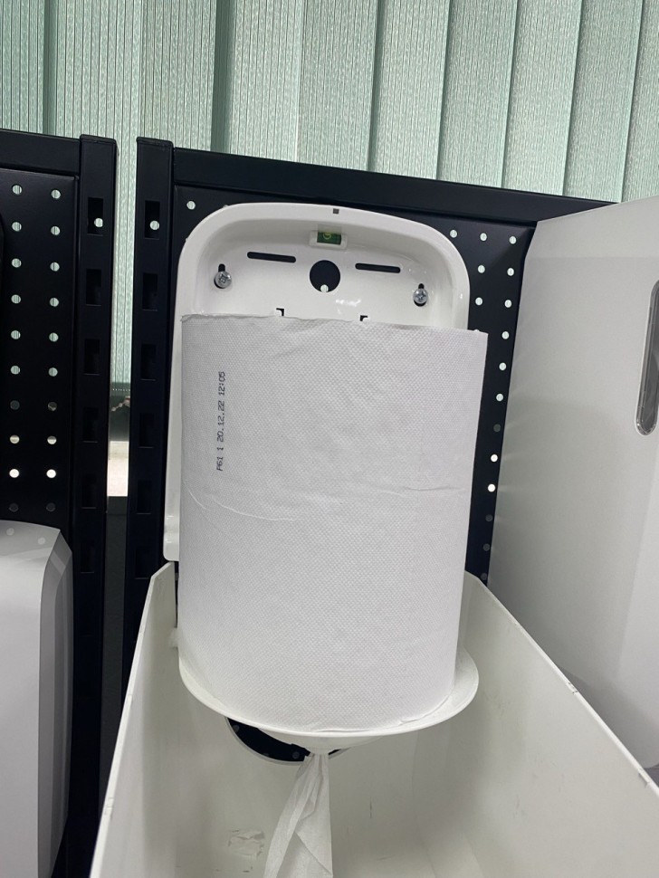 Диспенсер для рулонных бумажных полотенец WisePro K640-W с центральной вытяжкой универсальный Белый / 71600